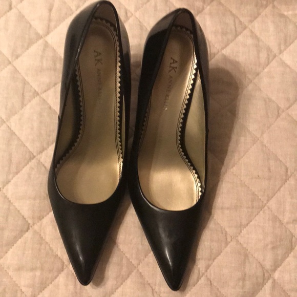 Black heels - Picture 3 of 3